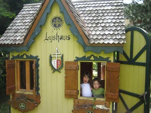 Lyshaus 4*